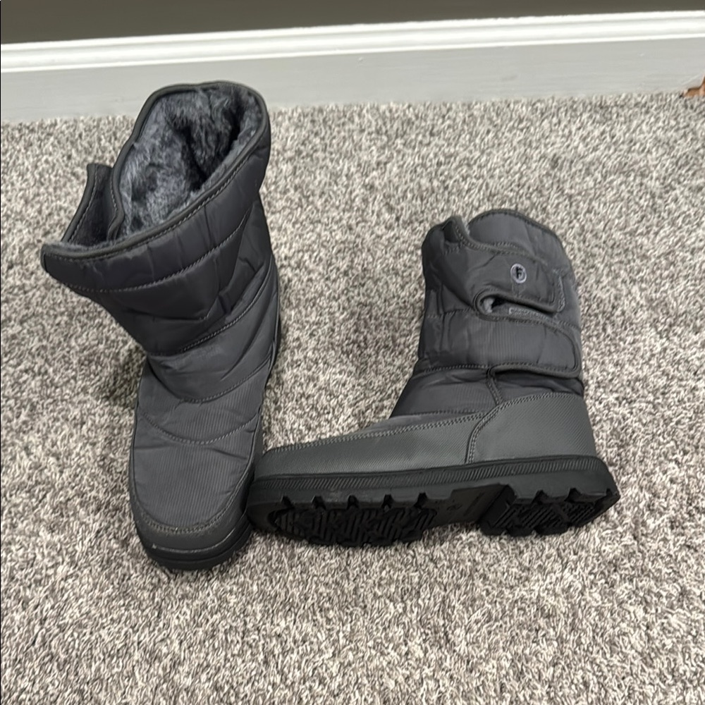 Gray Rain and Snow Boots for All-Weather Protection